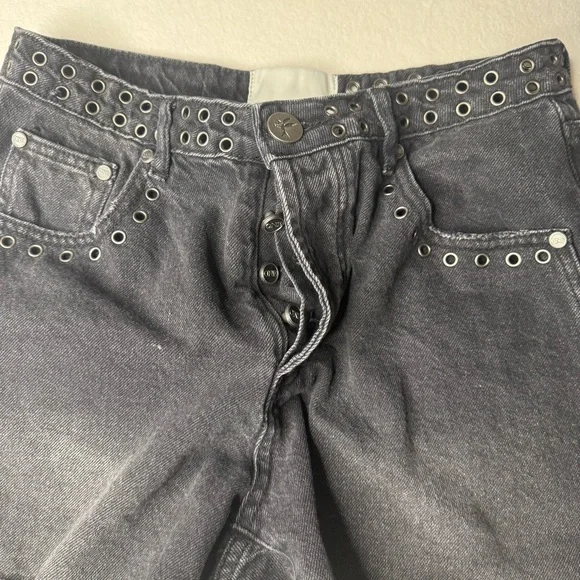 One Teaspoon High Waist Mom Shorts with Eyelet Accents 28 - Picture 6 of 10